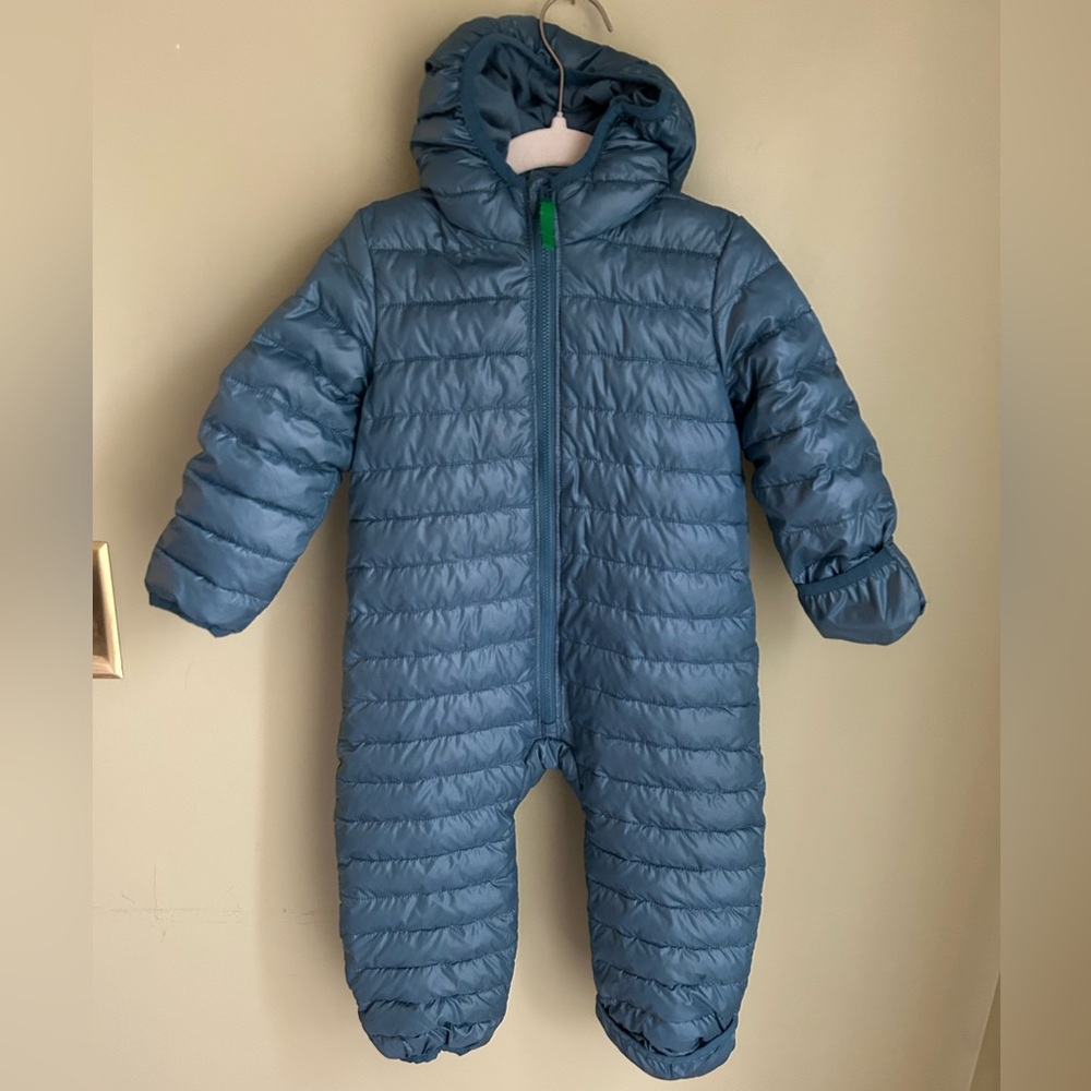 Primary Baby Lightweight water Resistant Snowsuit. Blue size 12-18 mos.Excellent